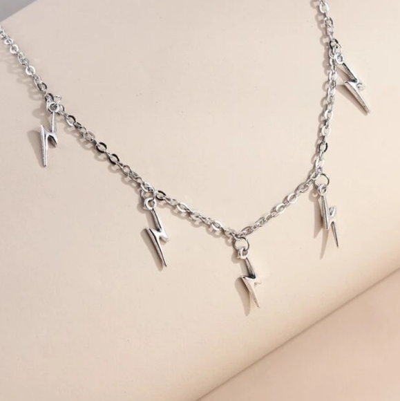 SILVER LIGHTNING BOLT NECKLACE PUNK ROCK SKY METAL CHAIN GLAMOUR GOTH SEXY COOL - Picture 2 of 2